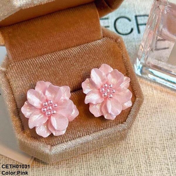 Flower Stud Tops Pair